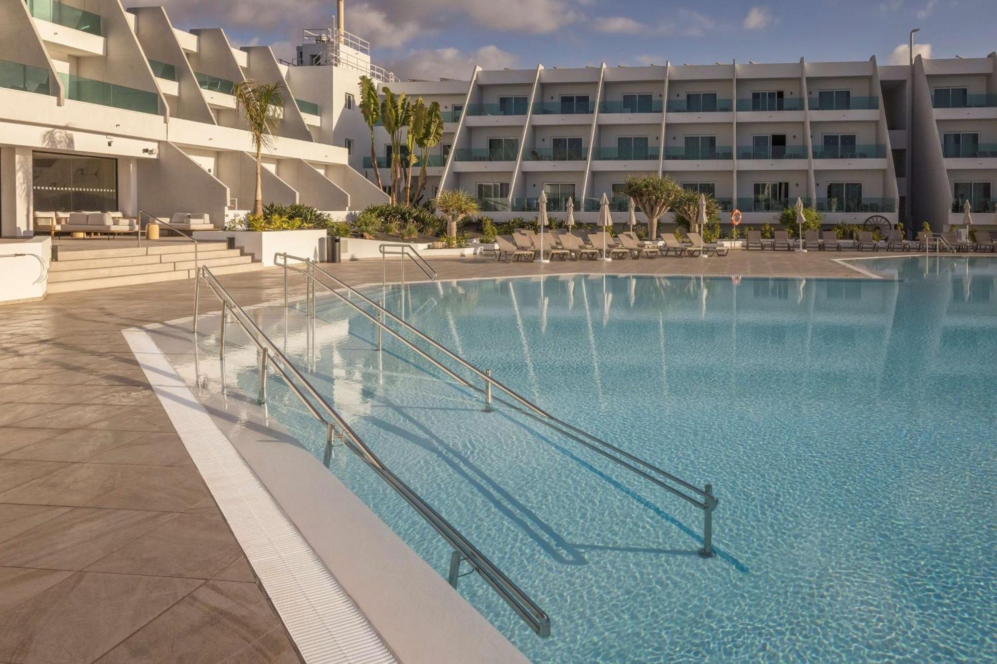 Radisson Blu Resort, Lanzarote Adults Only Costa Teguise Exterior foto