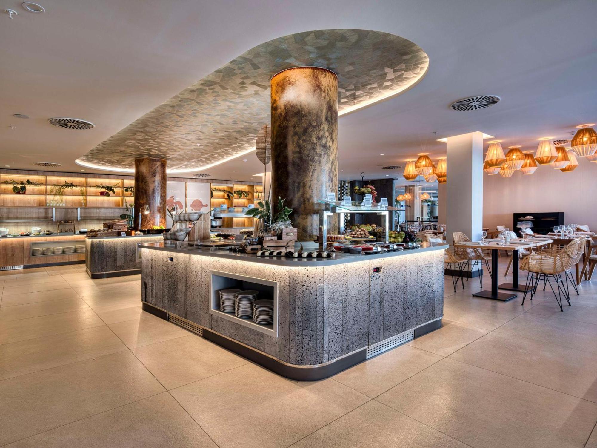 Radisson Blu Resort, Lanzarote Adults Only Costa Teguise Exterior foto